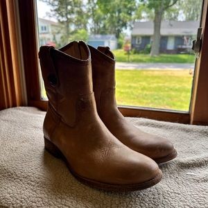 Frye boot